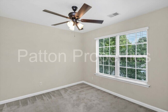 Building Photo - Rosewood Hills Home