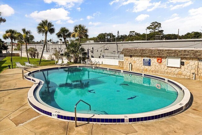 Building Photo - 2250 S Palmetto Ave