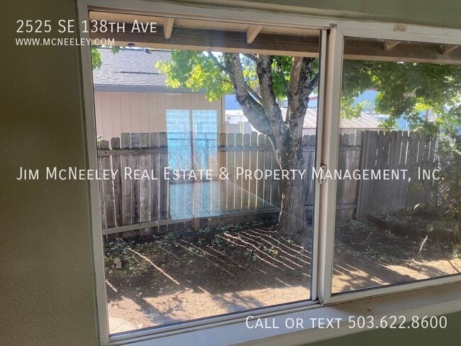Building Photo - 2525 SE 138th Ave