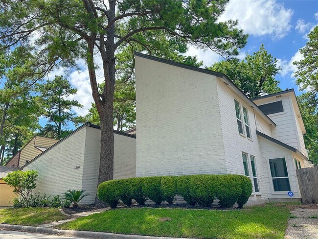 Building Photo - 17809 Cluster Ct