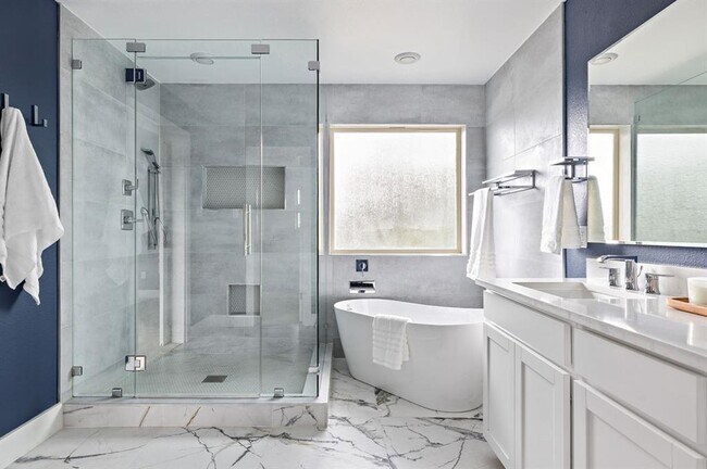 Building Photo - 3605 Talladega Trce