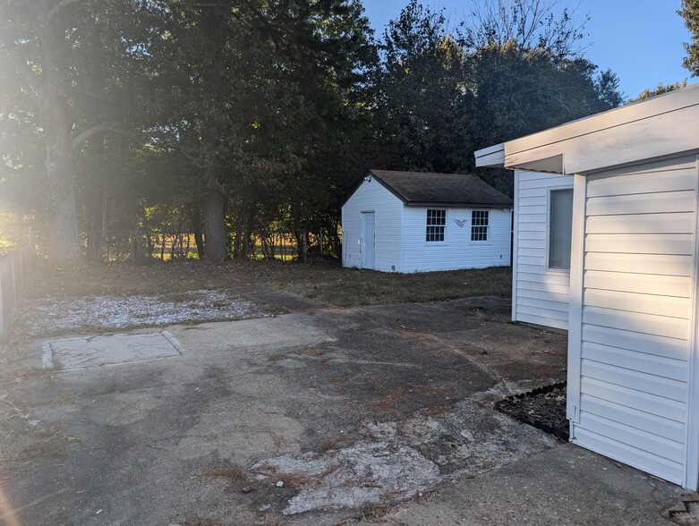 Building Photo - 645 Bottino Ln
