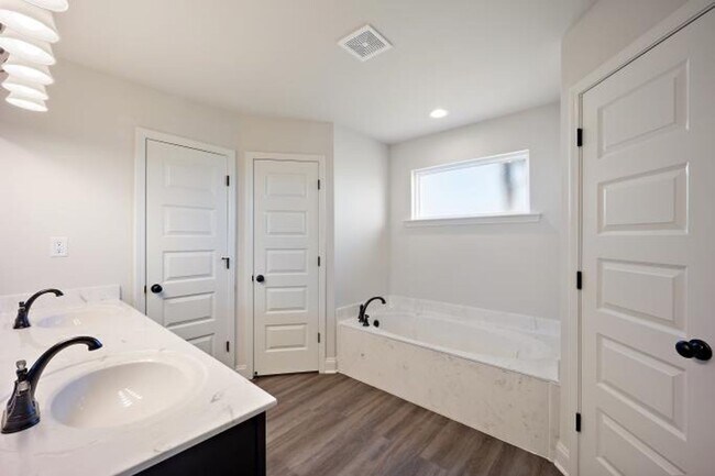 Building Photo - 13836 Molly Madeline Ln