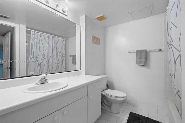 Building Photo - 2600 S University Dr