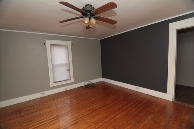 Building Photo - 4 bedroom home in the East Village of Dave...