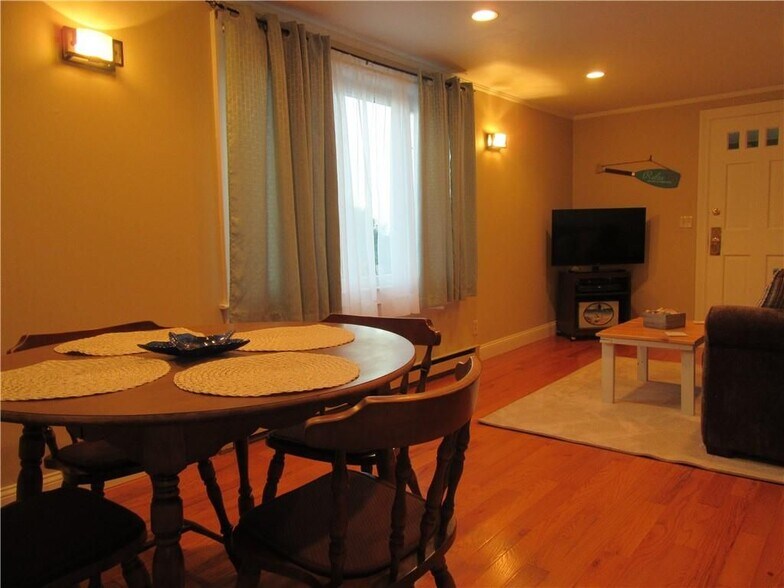 Building Photo - 5443 Post Rd