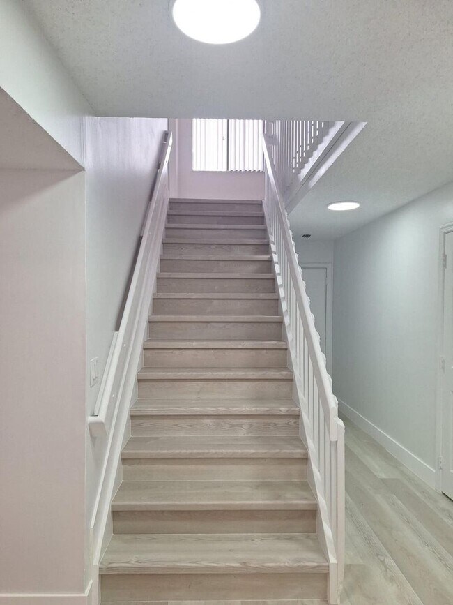 Building Photo - 9561 NW 18th Ct