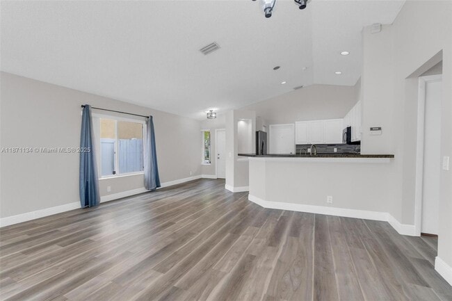 Building Photo - 1592 Salerno Cir