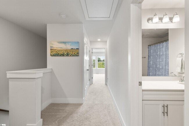 Building Photo - 127 Shallons Dr