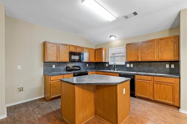 Building Photo - 2811 Briarbrook Dr