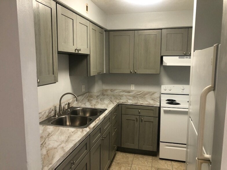 Primary Photo - Helena Apartments
