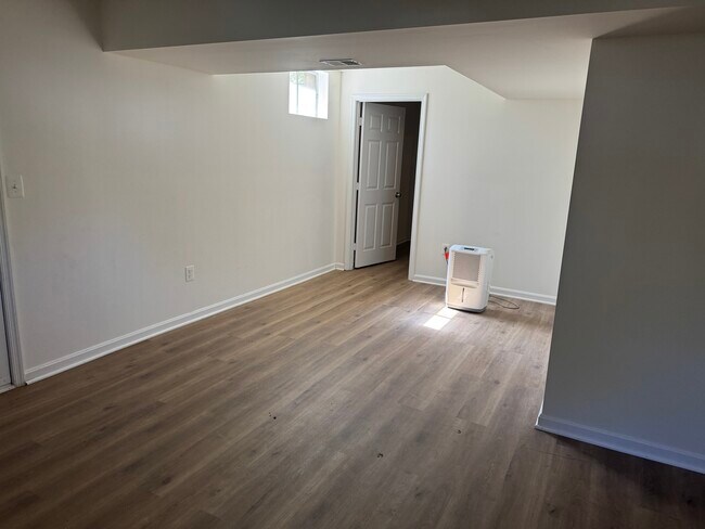 Building Photo - 11717 Dinwiddie Dr