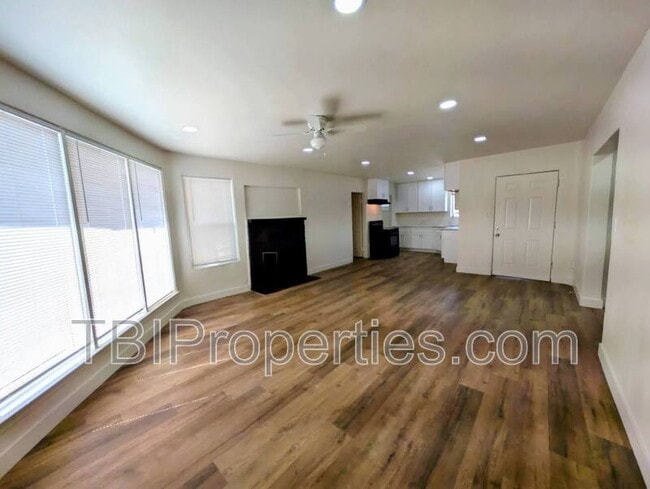 Primary Photo - 936 Bradley St