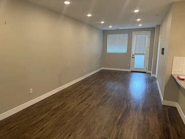 Building Photo - 2729 W 28th Ave