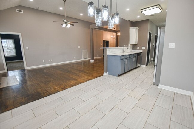 Building Photo - Pet Friendly Four Bedroom!