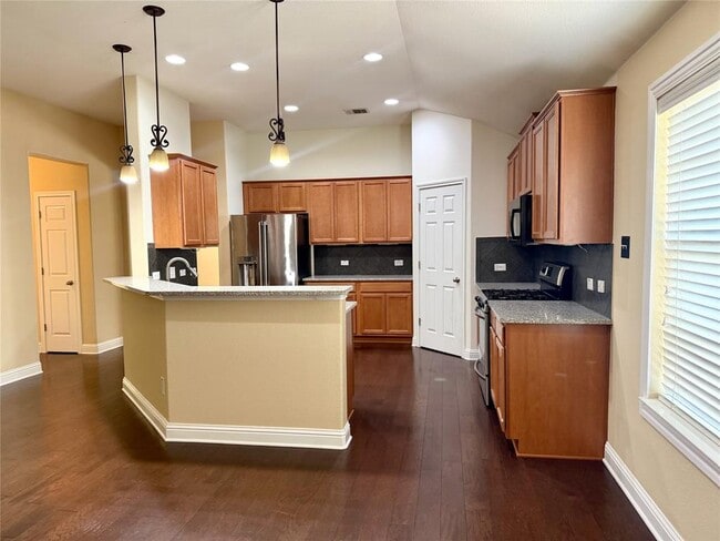 Building Photo - 718 Ann Taylor Dr