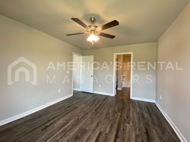 Building Photo - 52 Cottage Ln