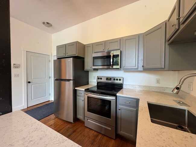 Building Photo - Westbrook 1BD/1BA Condo at Riverfront Loft...