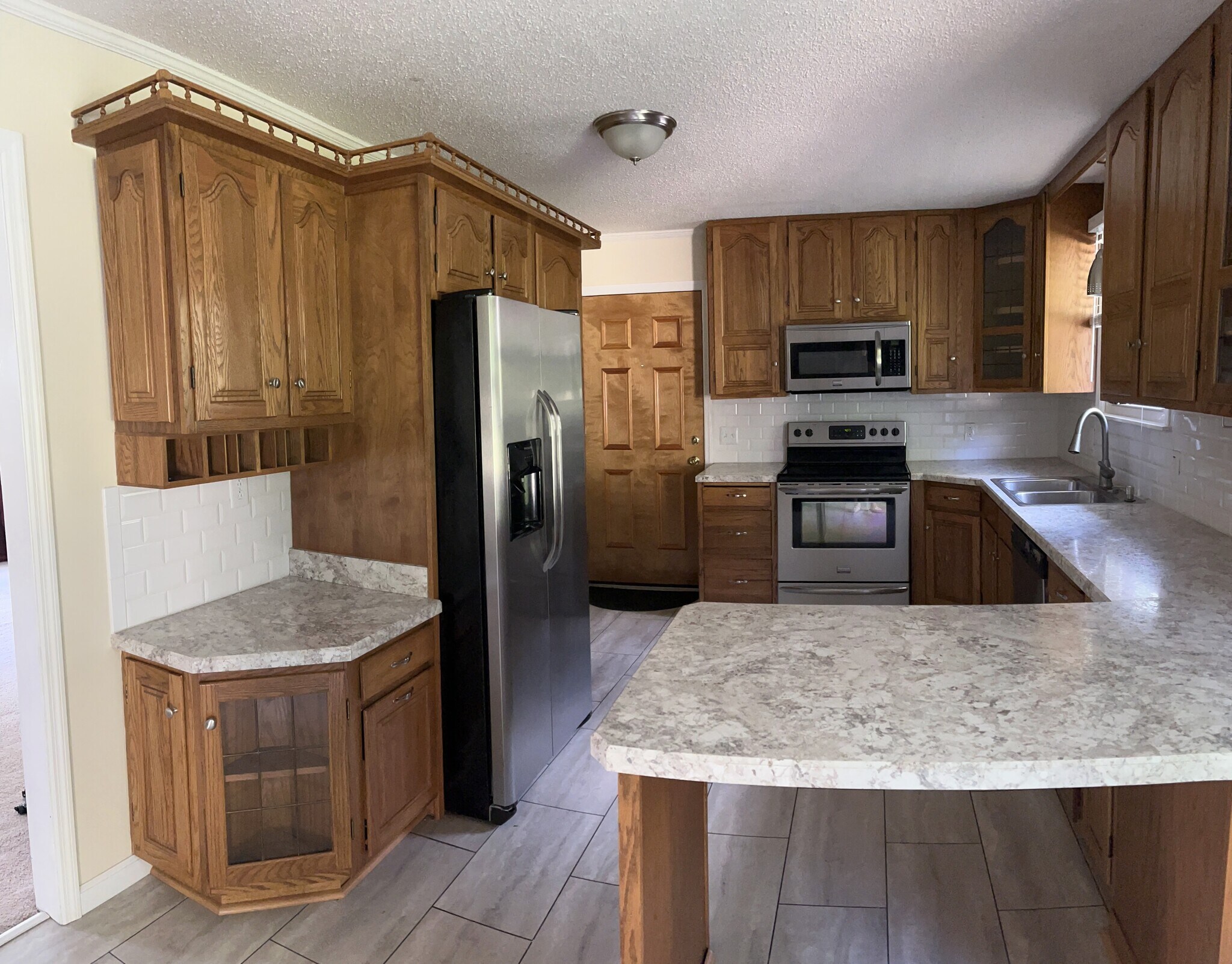 Building Photo - 232 Shawn Dr