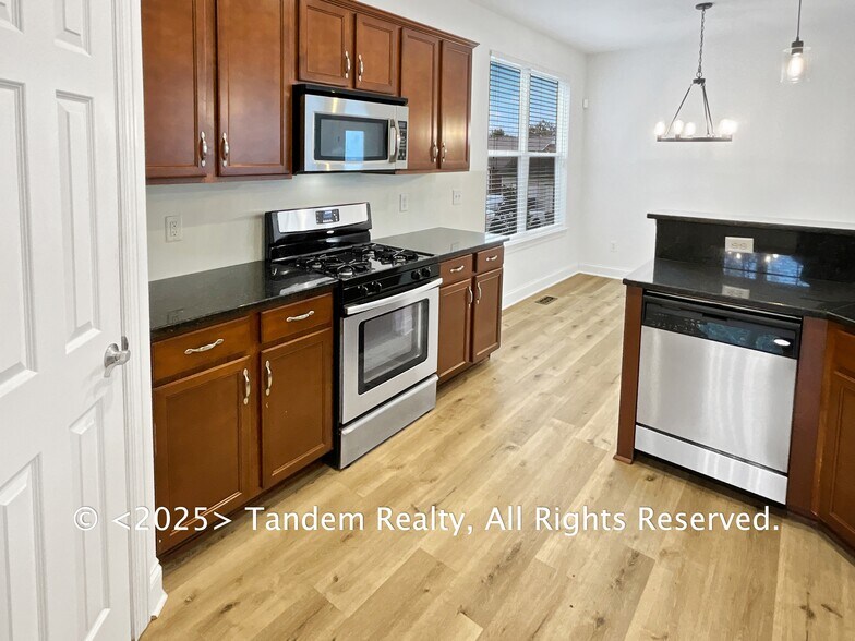 Building Photo - 209 Watson View Dr