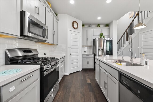 Building Photo - 18619 Greenwood Mdw Trl