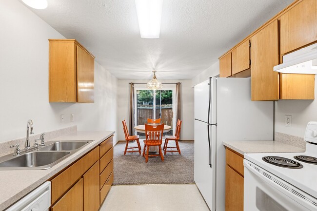 Building Photo - 3 Bedroom Home Near Woodstock Neighborhood