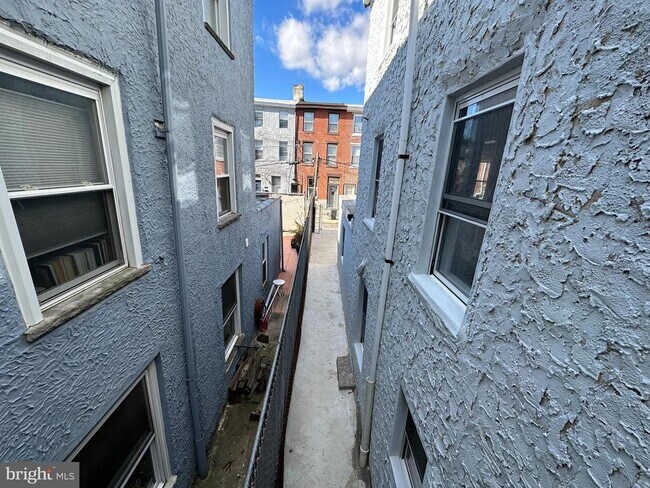 Building Photo - 1512 N 4th St