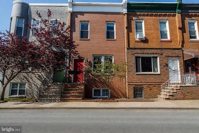 Building Photo - 2425 Wharton St