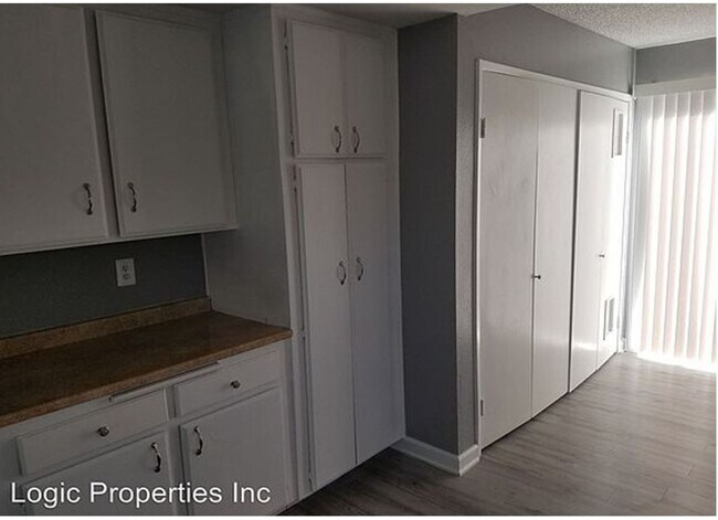 Building Photo - Newly Remodeled home for you!