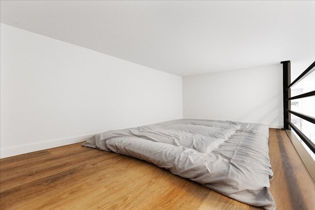 Building Photo - 3Bd/3Ba Seattle Townhouse