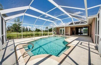 Building Photo - 1322 SW 5th Pl