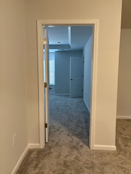 Building Photo - 124 Abbots Mill Dr