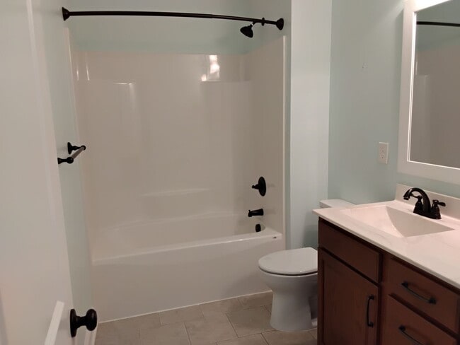 Building Photo - 4 Bedroom home in Beaufort