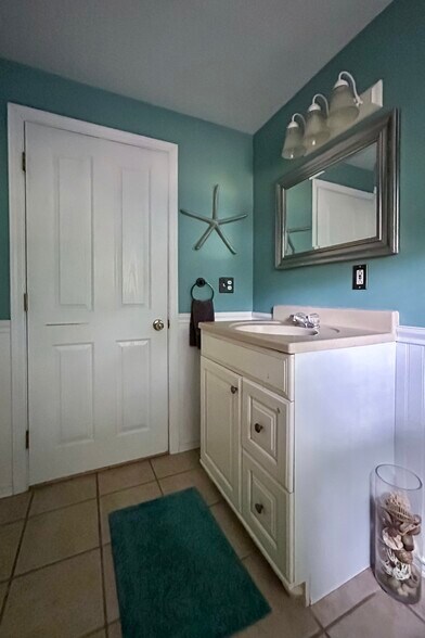 Upstairs bathroom with tub and shower - 278 Harrison St