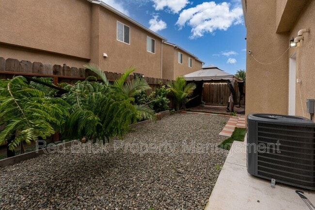 Building Photo - 3665 Venice Ave