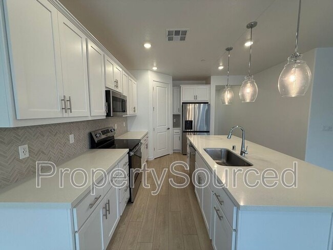 Building Photo - 1753 Lacey Ave