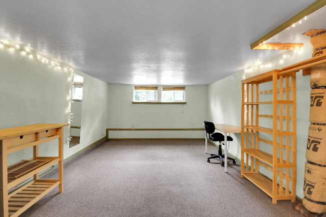 Building Photo - 2765 E 18th Ave