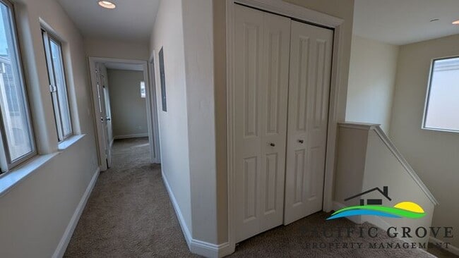 Building Photo - Refined 3-Bedroom Residence Offering Comfort and Function ALL UTILITIES INCLUDED