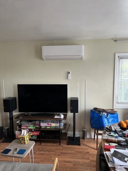 living room has heat pump/ A/C - 1511 Derby St