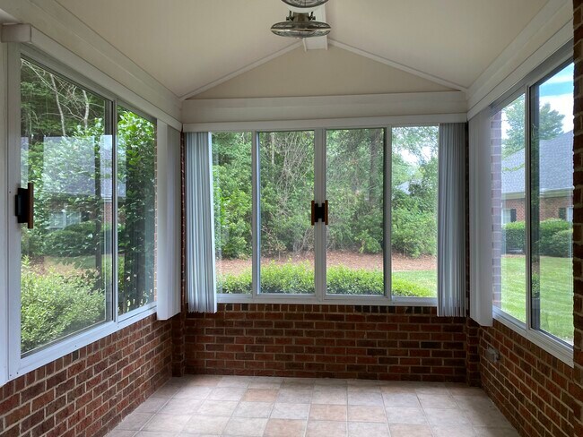 Building Photo - 4700 Ludwell Branch Ct