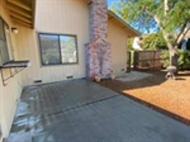 Building Photo - 8835 Hood Mountain Cir