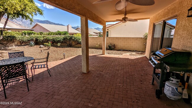 Building Photo - 38135 S Rolling Hills Dr