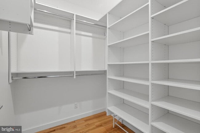 Building Photo - 741 Watkins St