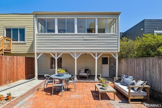 Building Photo - 845 44th Ave