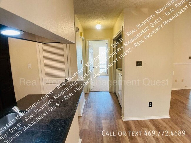Building Photo - 2101 St Michaels Dr