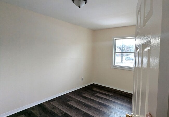 Building Photo - 712 Catherine Ave