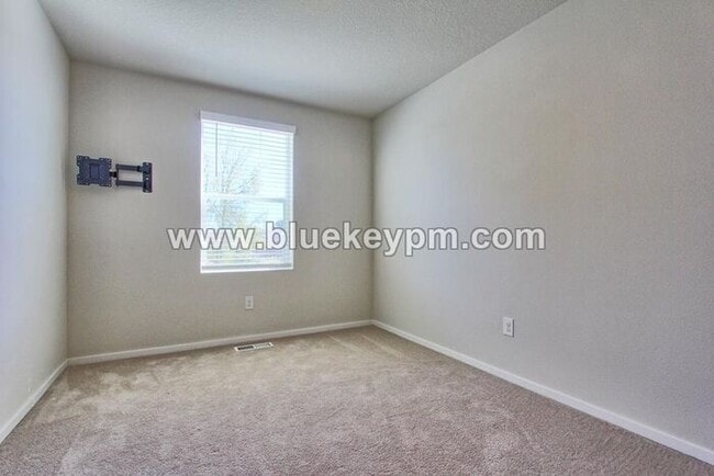 Building Photo - 3 Bed, 2.5 Bath Home Near Van Mall/ Raymond Shaffer Comm Park / Walnut Grove Elem