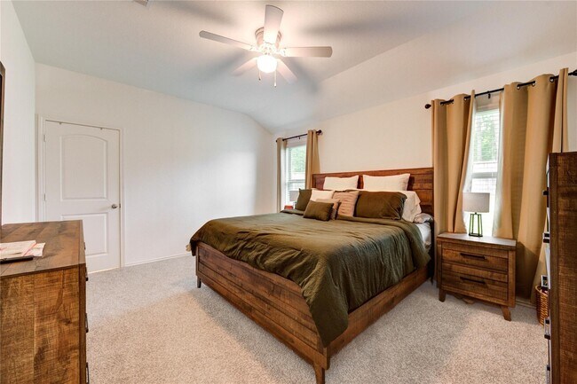 Building Photo - 21577 Starry Night Dr