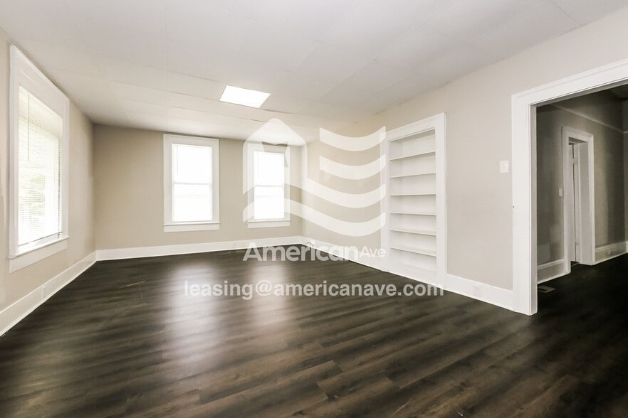 Building Photo - 327 Alford St