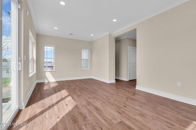 Building Photo - 58 Cove Rd